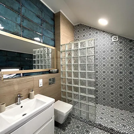 Modern Apartment In The City Center Lviv Exterior photo