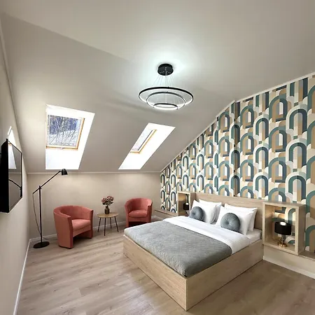 Modern Apartment In The City Center Lviv Exterior photo